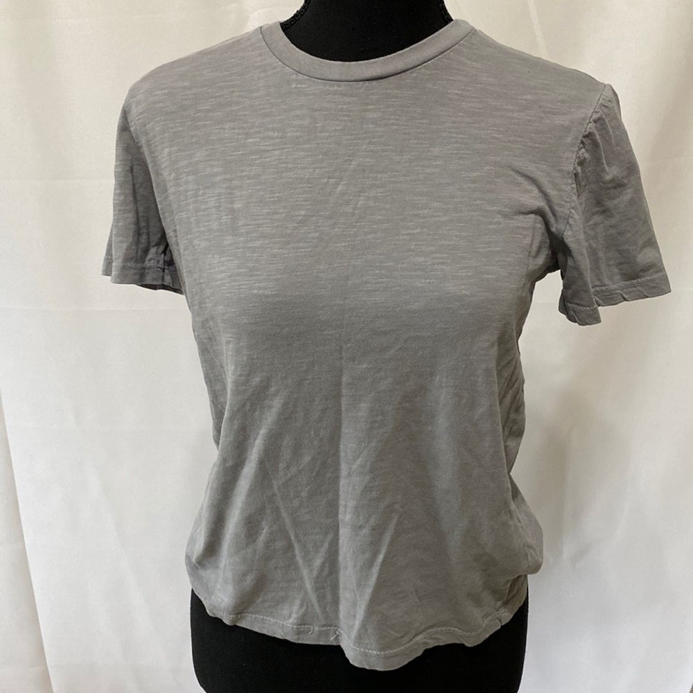 Gray basic tshirt